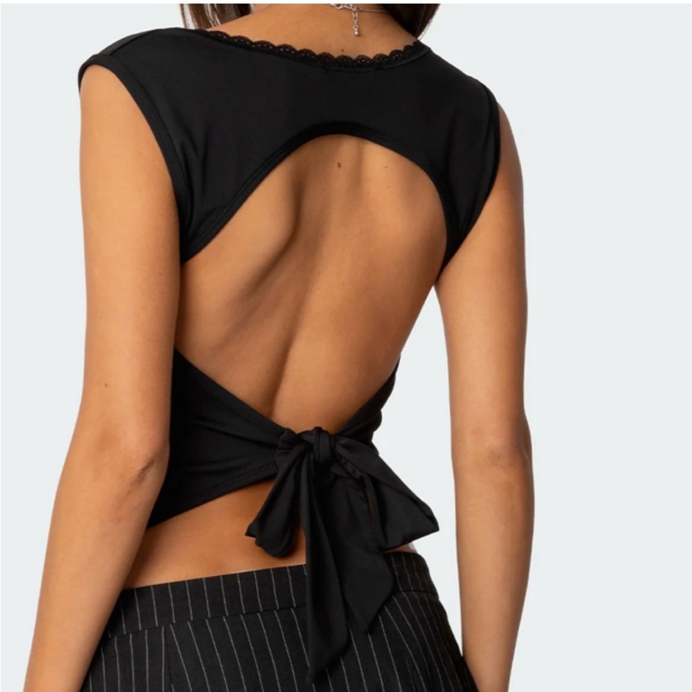 EDIKTED - FAE square neck open back top New w Tags. size M